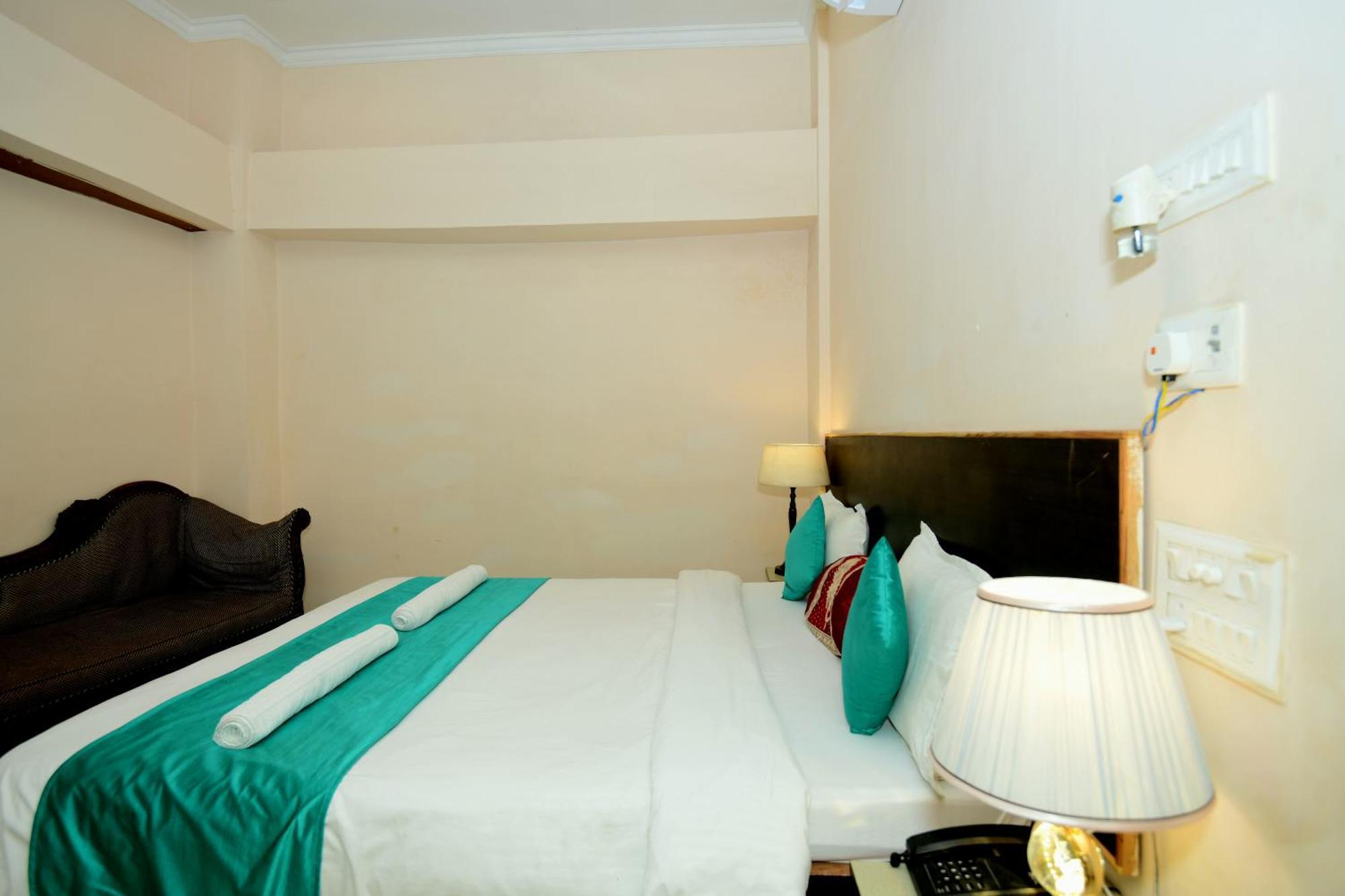 Ap Palace Hotel, Ayodhya Zewnętrze zdjęcie