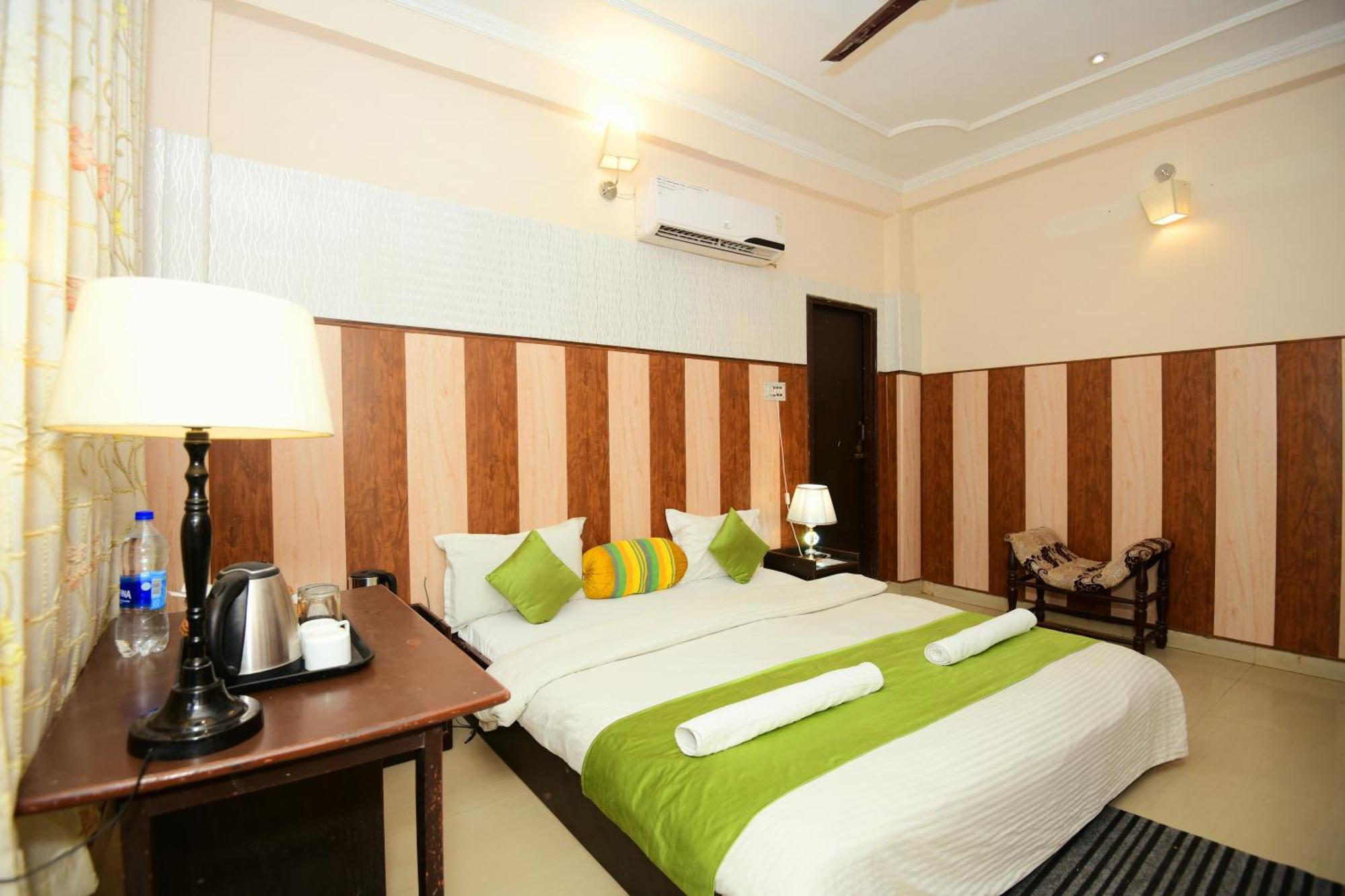 Ap Palace Hotel, Ayodhya Zewnętrze zdjęcie