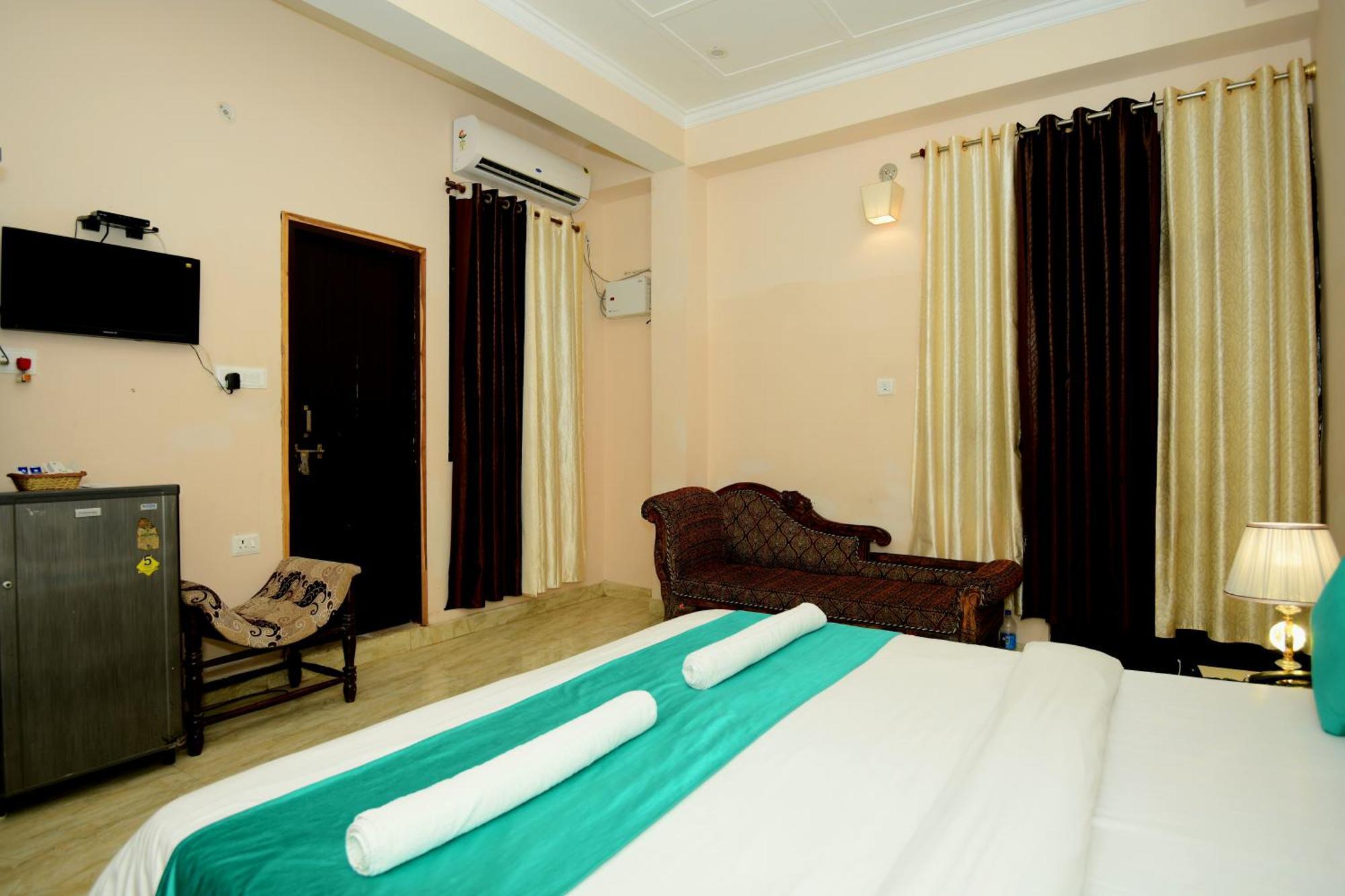 Ap Palace Hotel, Ayodhya Zewnętrze zdjęcie